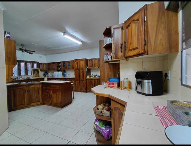 4 BEDROOM FREESTANDING FOR SALE IN IMPALA PARK
